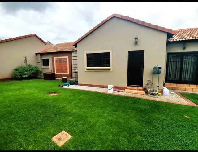 3 BEDROOM HOUSE FOR SALE IN ECO PARK ESTATE